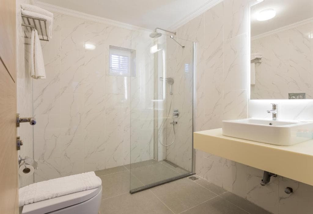 Moonshine Hotel & Suites - 34