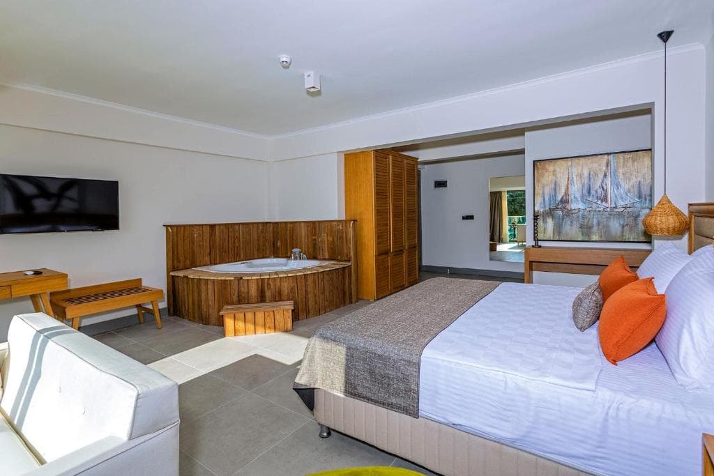 Yalipark Beach Hotel - 11