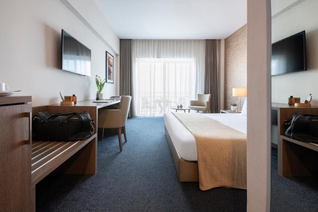 The Waterfront Hotel - 7