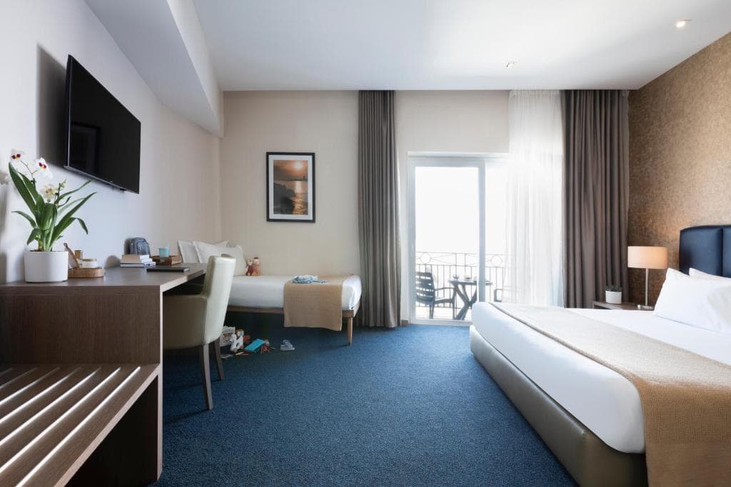 The Waterfront Hotel - 19