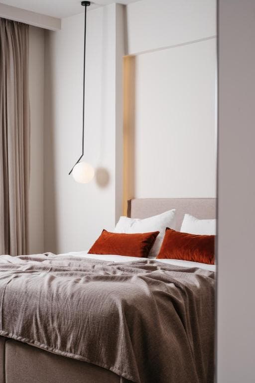 The City Hotel and Suites - 17