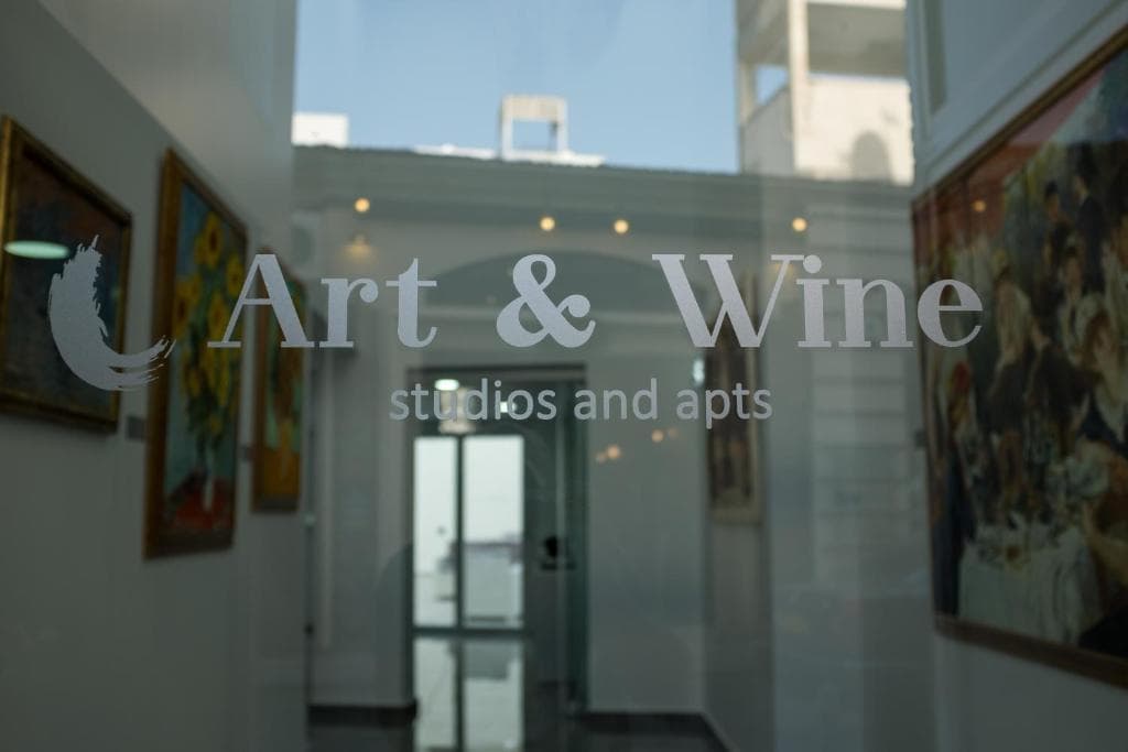 Art & Wine Studios and Apts - 8