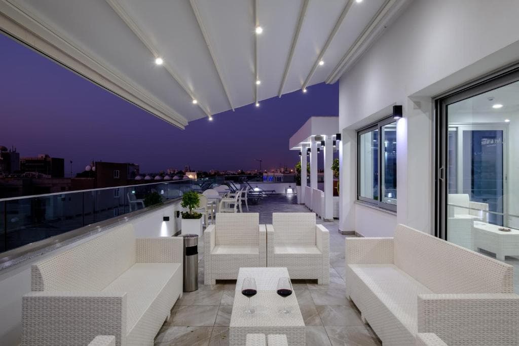 Art & Wine Studios and Apts - 16