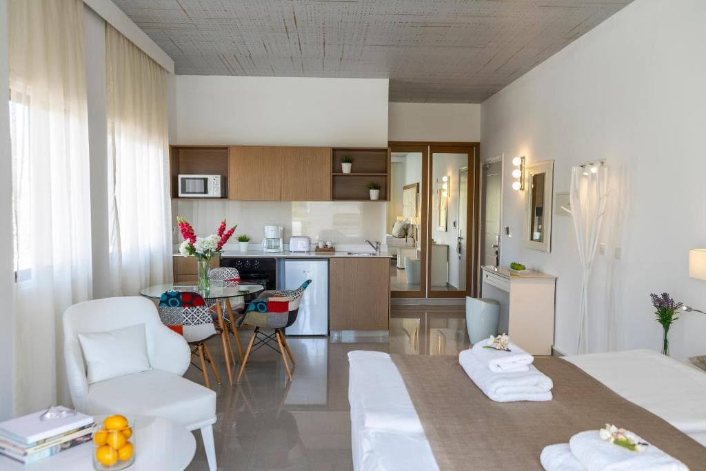 The King Jason Paphos - Designed for Adults - 13