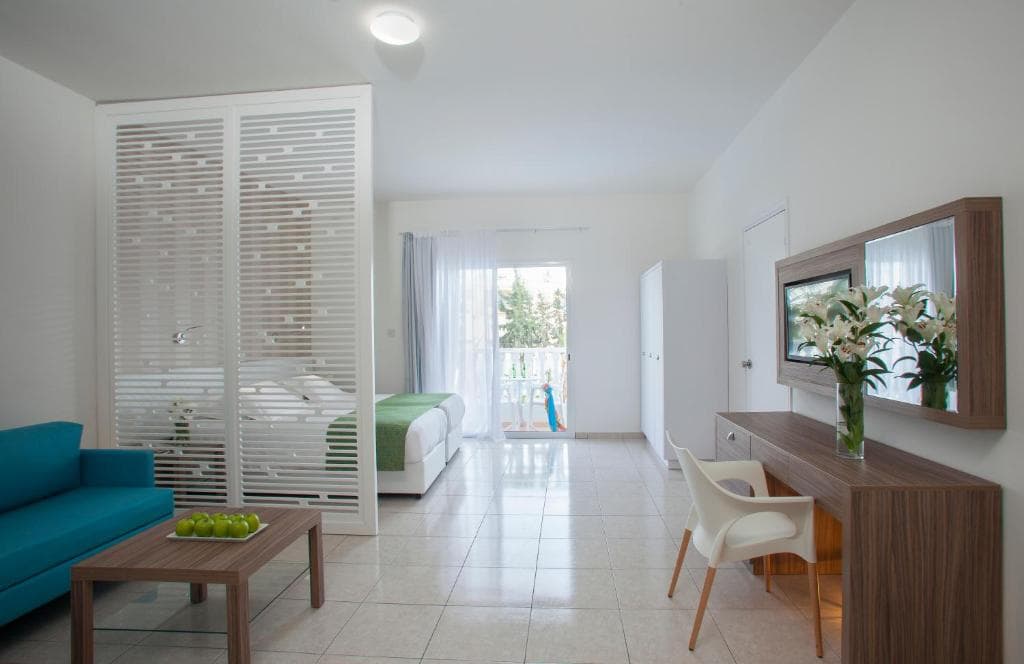 Princessa Vera Hotel Apartments - 11