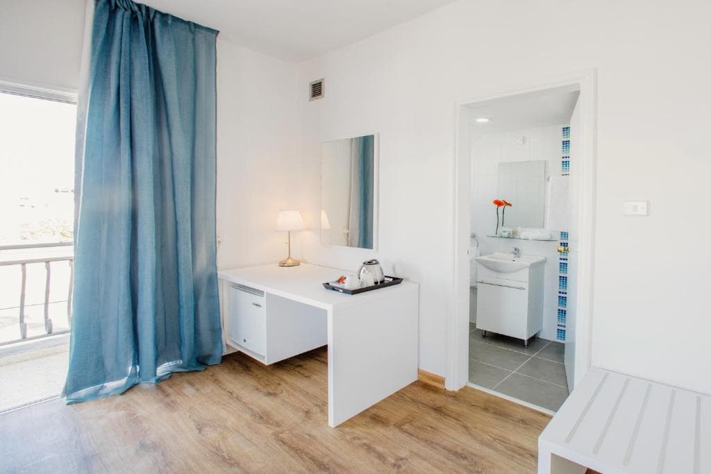 Mikes Kanarium Hotel - 73