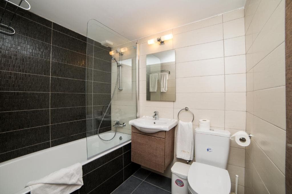 Helios Bay Hotel Apartments - 4