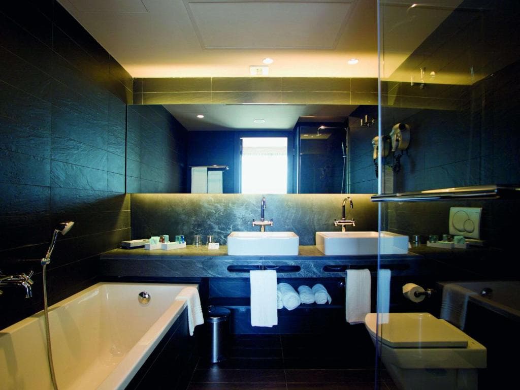 Novotel Barcelona City - 8