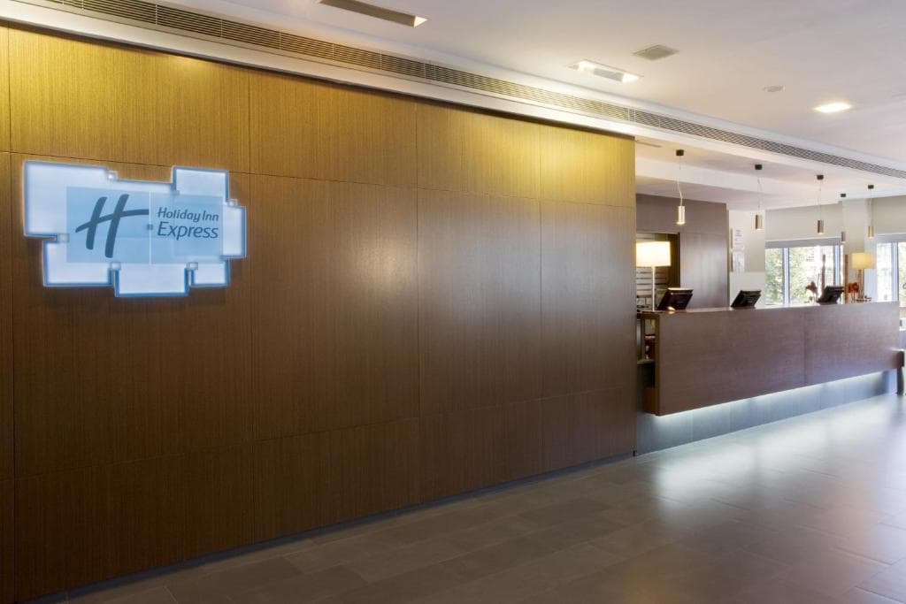 Holiday Inn Express Barcelona City 22@ - 26