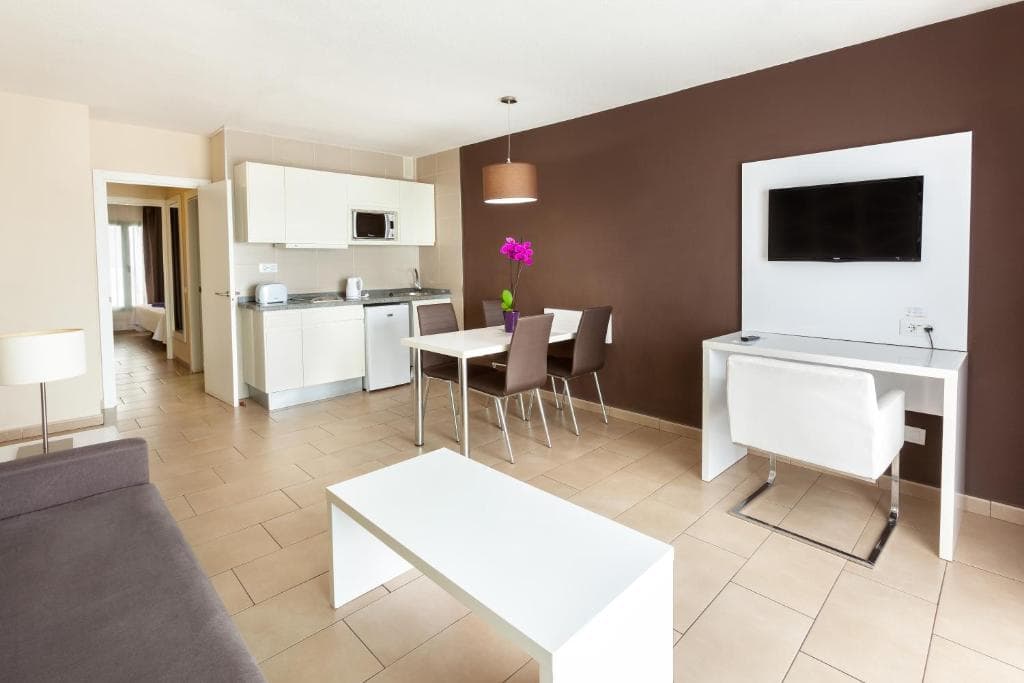 Playa Olid Suites & Apartments - 8
