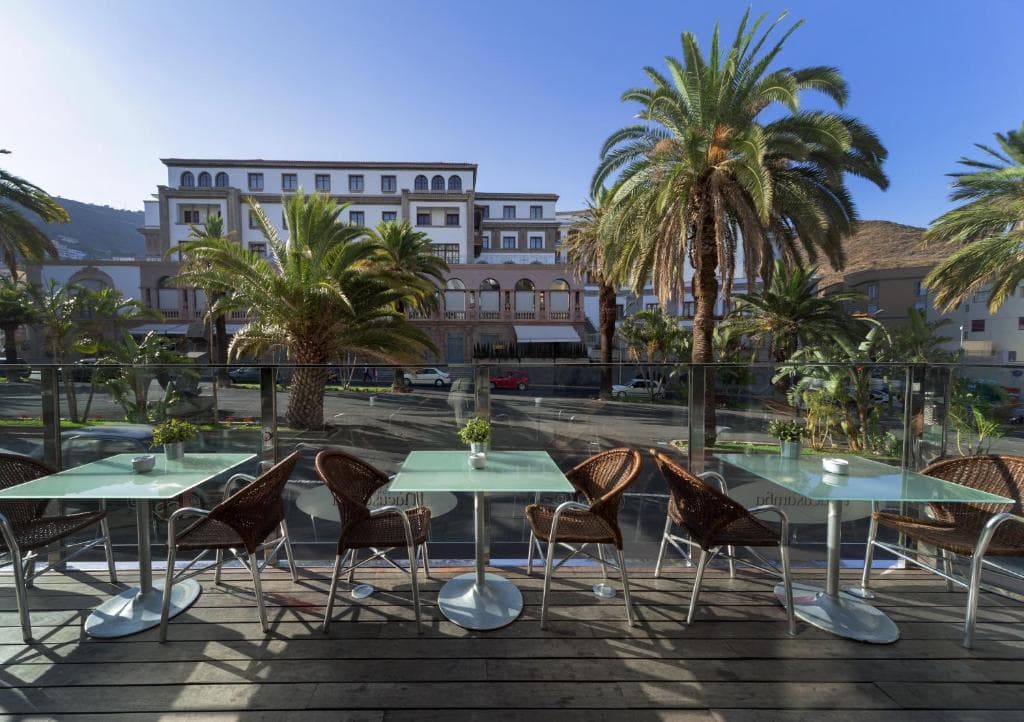 Occidental Santa Cruz Contemporaneo - 1