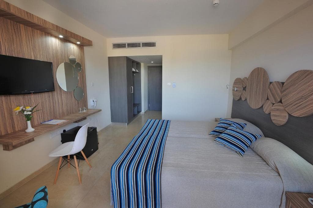 Nelia Beach Hotel & Spa - 37