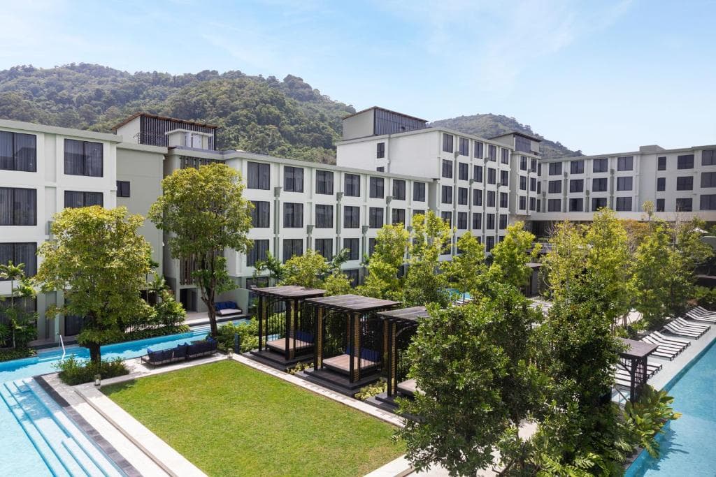 Four Points by Sheraton Phuket Patong Beach Resort - 10