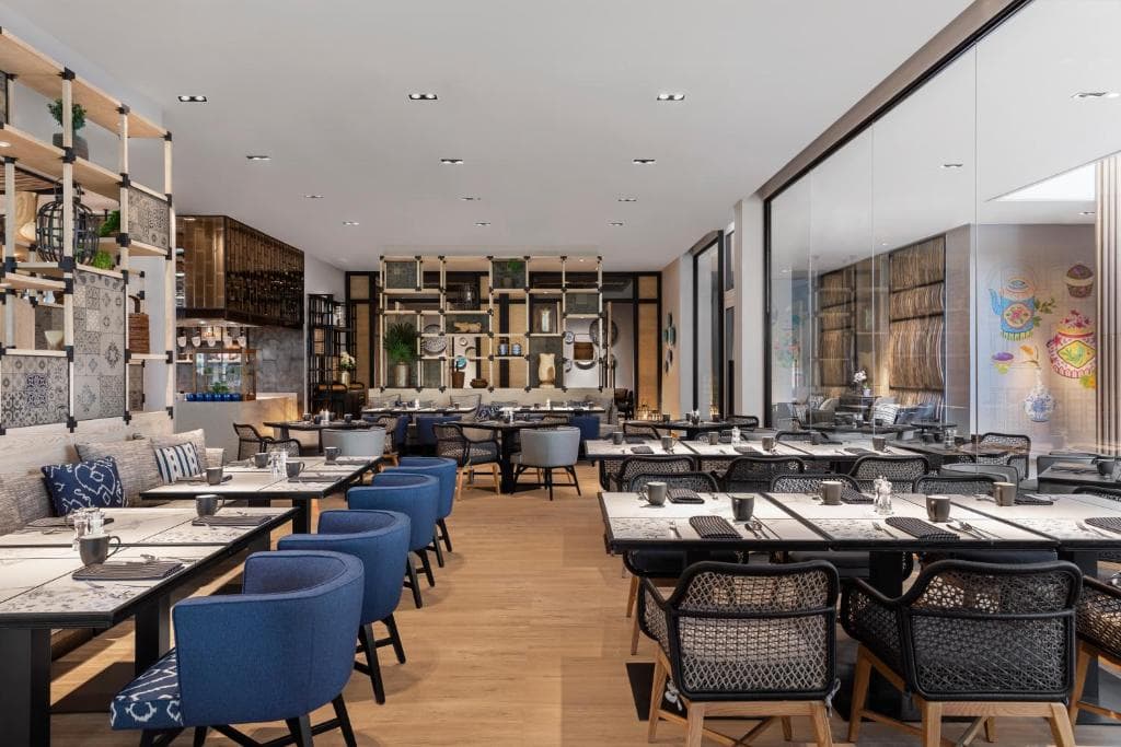 Four Points by Sheraton Phuket Patong Beach Resort - 28