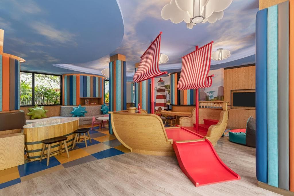 Four Points by Sheraton Phuket Patong Beach Resort - 39