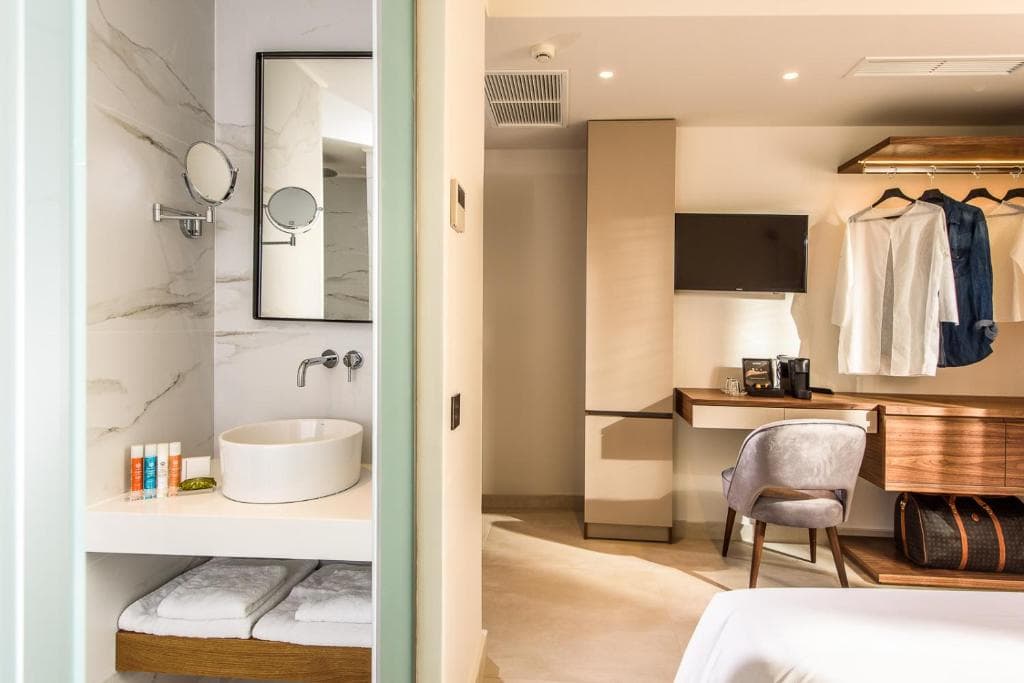 Dom Boutique Hotel - 3