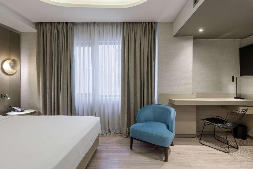 Radisson Blu Park Hotel Athens - 11