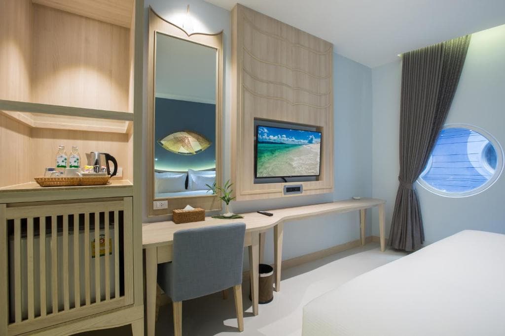 Hotel Beyond Patong - 5