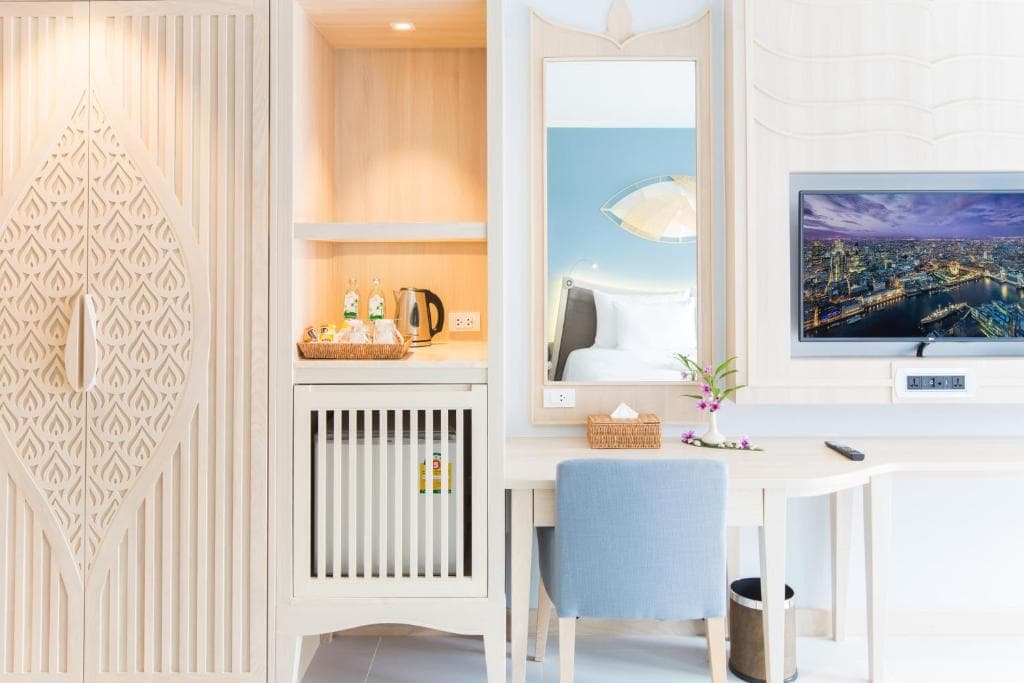 Hotel Beyond Patong - 18