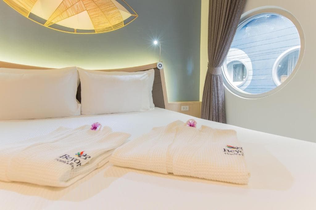 Hotel Beyond Patong - 19