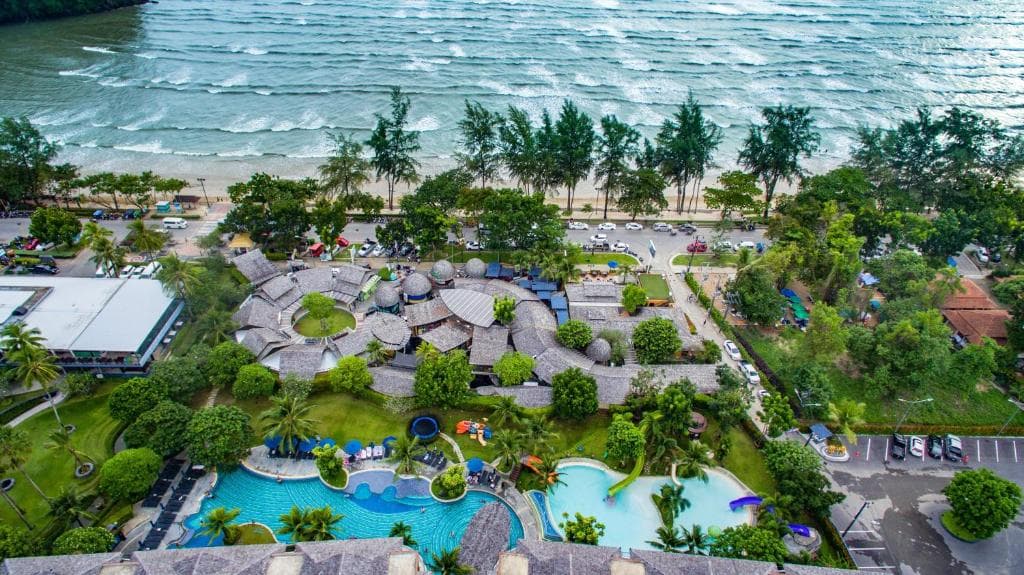 Holiday Ao Nang Beach Resort - 2