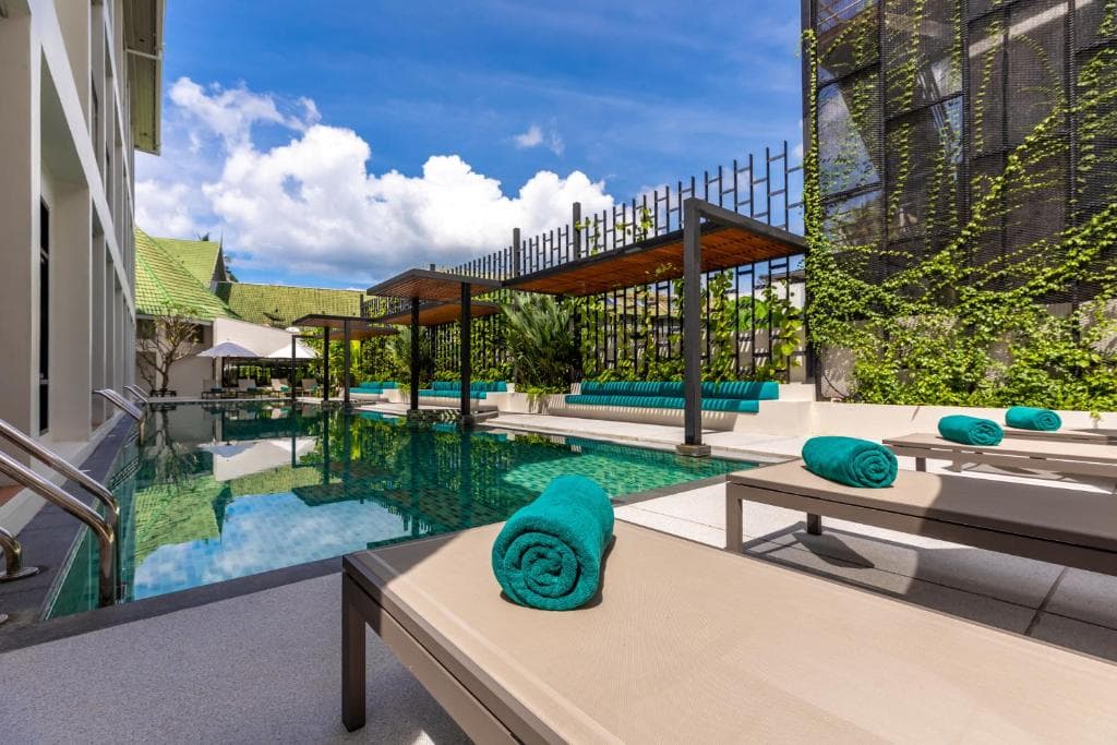 Outrigger Surin Beach Resort - 19
