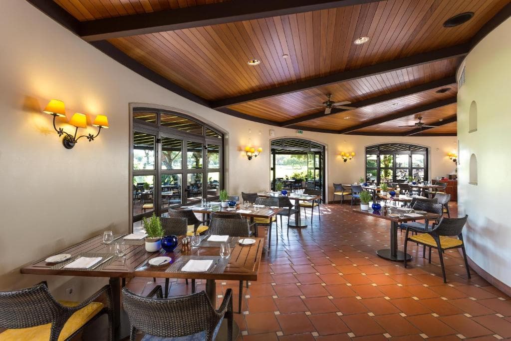 Pine Cliffs Hotel, a Luxury Collection Resort - 3
