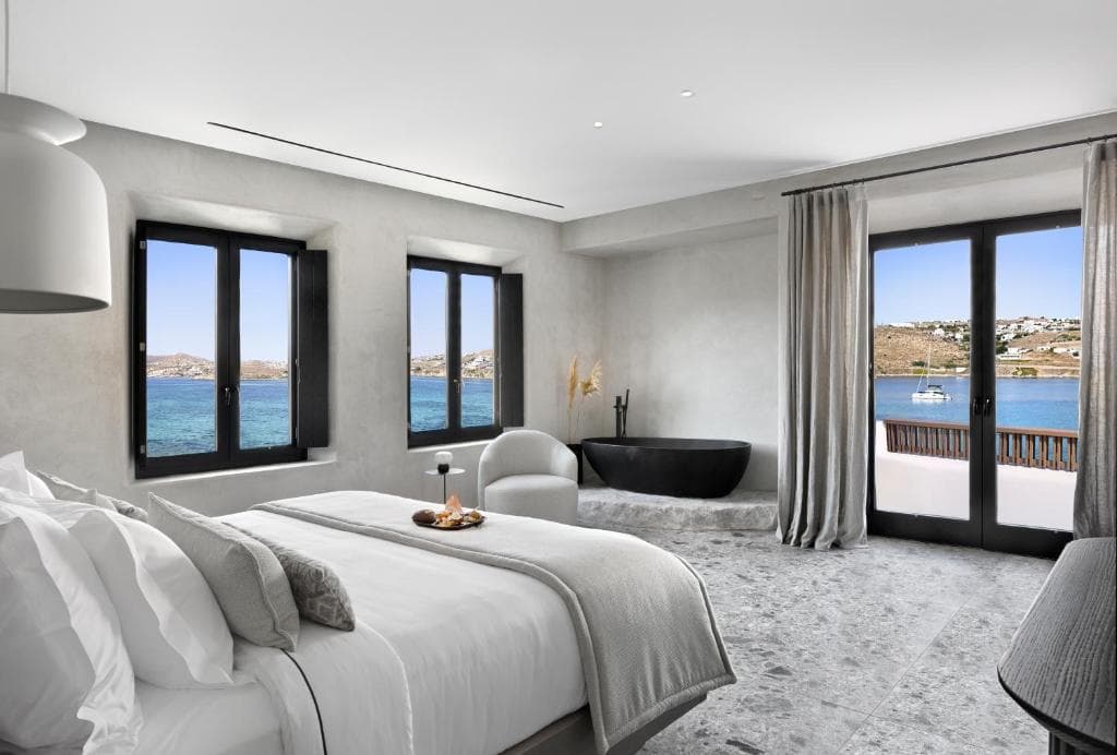 Aeonic Suites & Spa - 15