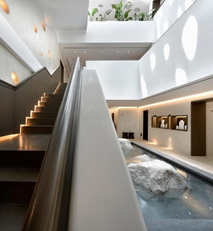 Aeonic Suites & Spa - 16