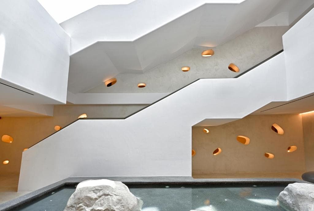 Aeonic Suites & Spa - 22