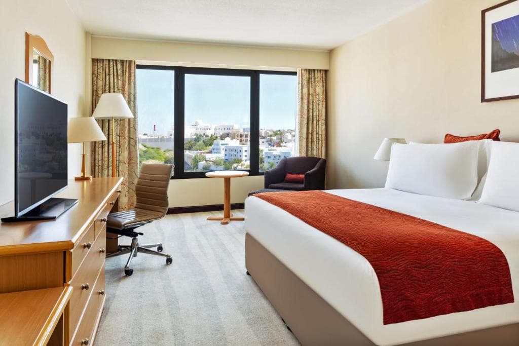 Crowne Plaza Muscat - 6