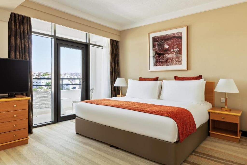 Crowne Plaza Muscat - 9