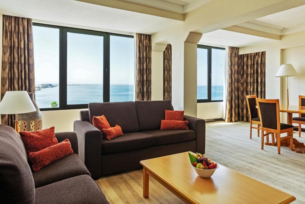 Crowne Plaza Muscat - 10