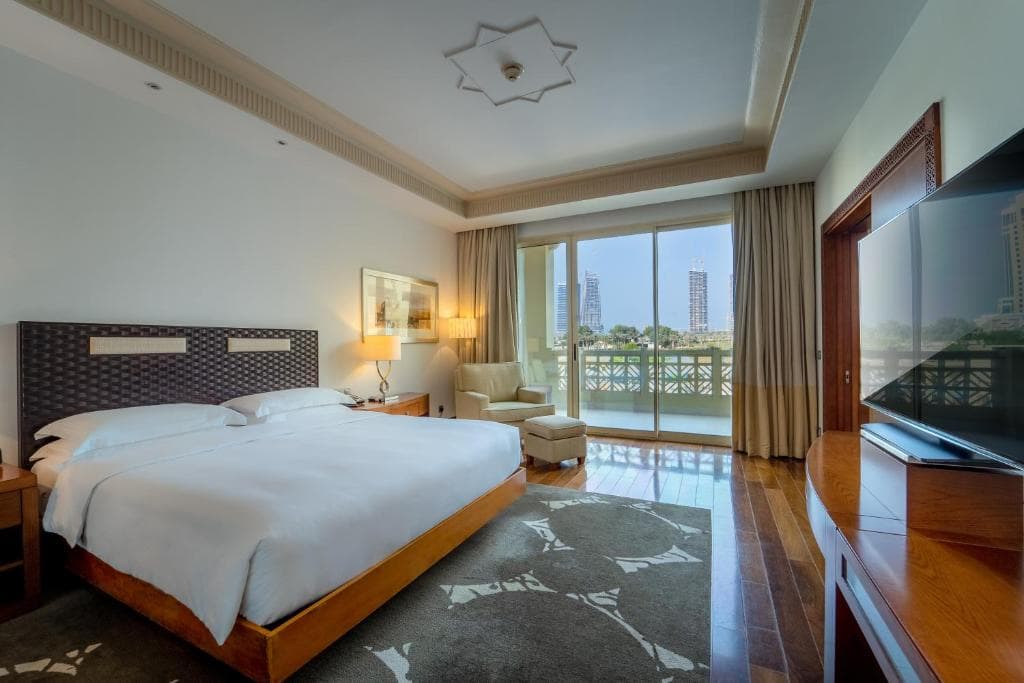 Grand Hyatt Doha Hotel & Villas - 3