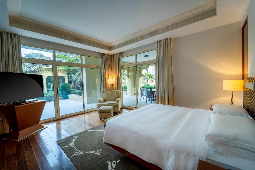Grand Hyatt Doha Hotel & Villas - 4