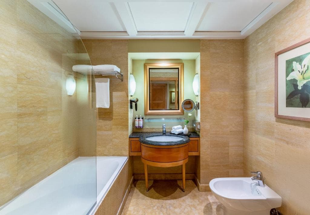 Movenpick Hotel Doha - 16