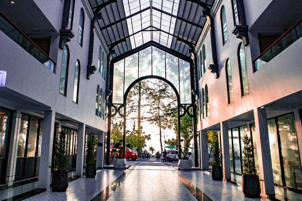 Anona Beachfront Phuket Resort - 10