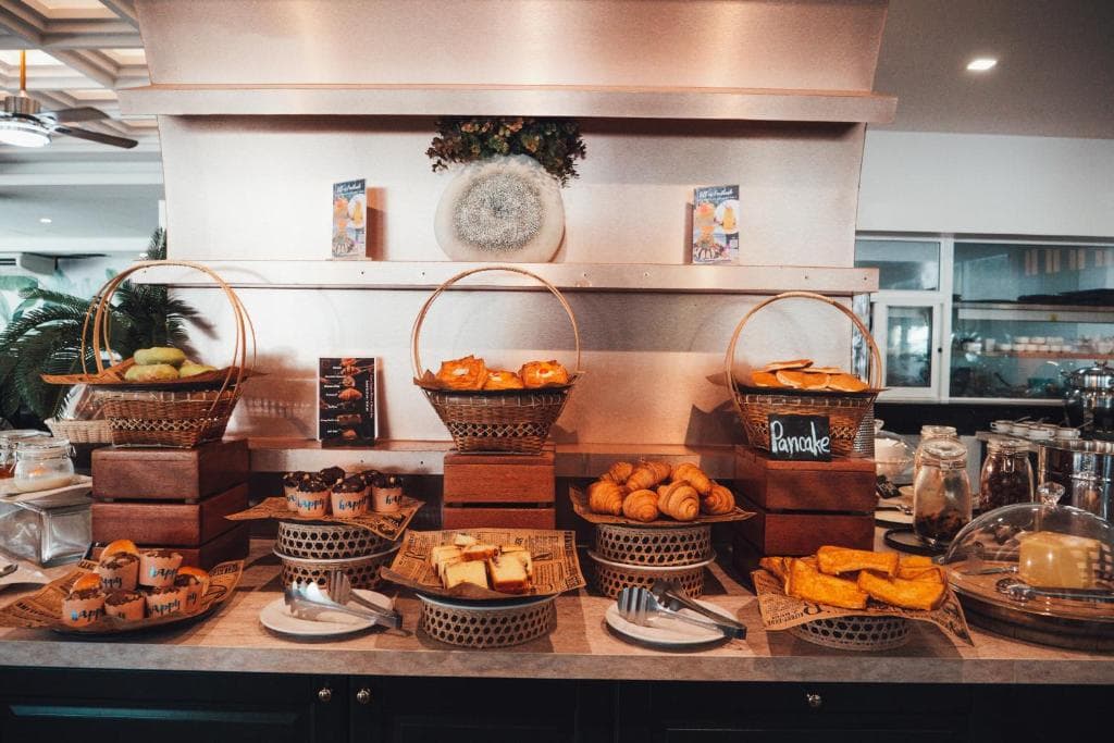 Anona Beachfront Phuket Resort - 14