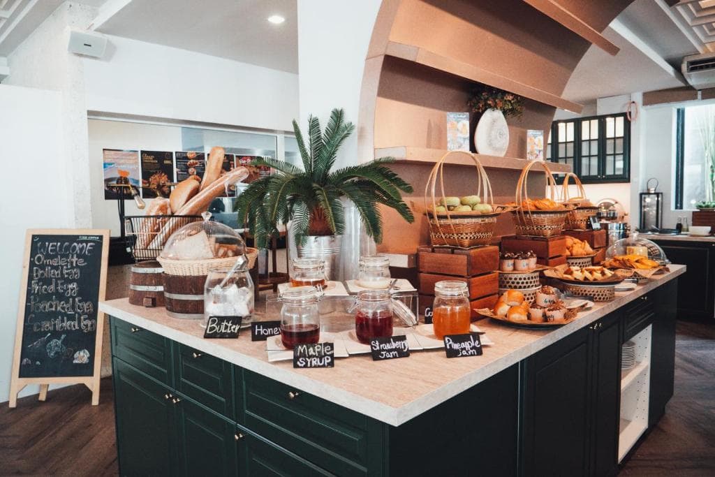 Anona Beachfront Phuket Resort - 16