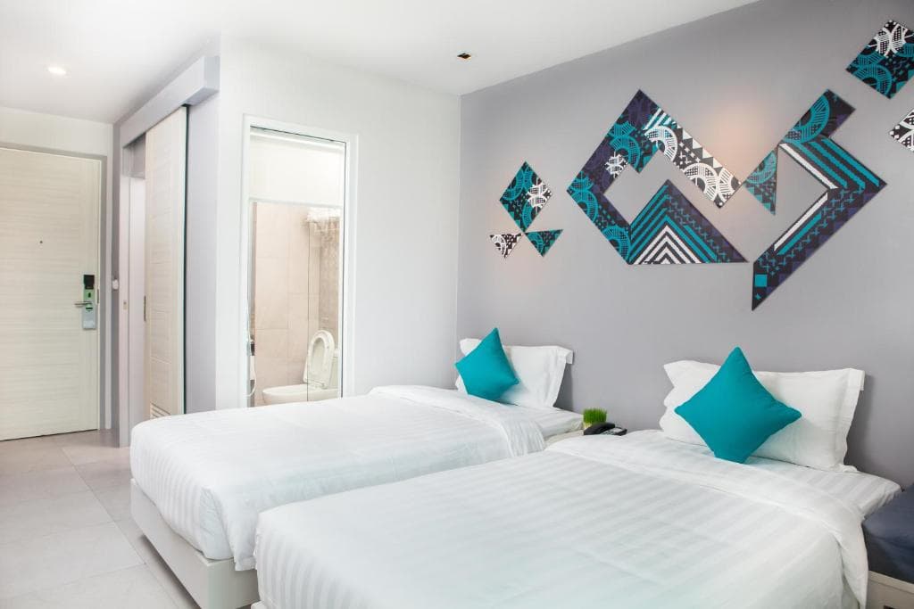 Hotel The Crib Patong - 40