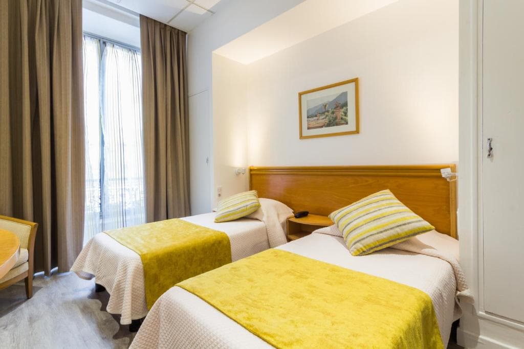 Hotel Busby - 3