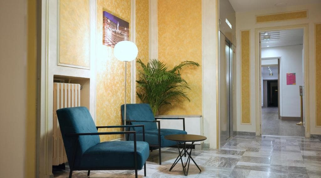 Hotel Busby - 8