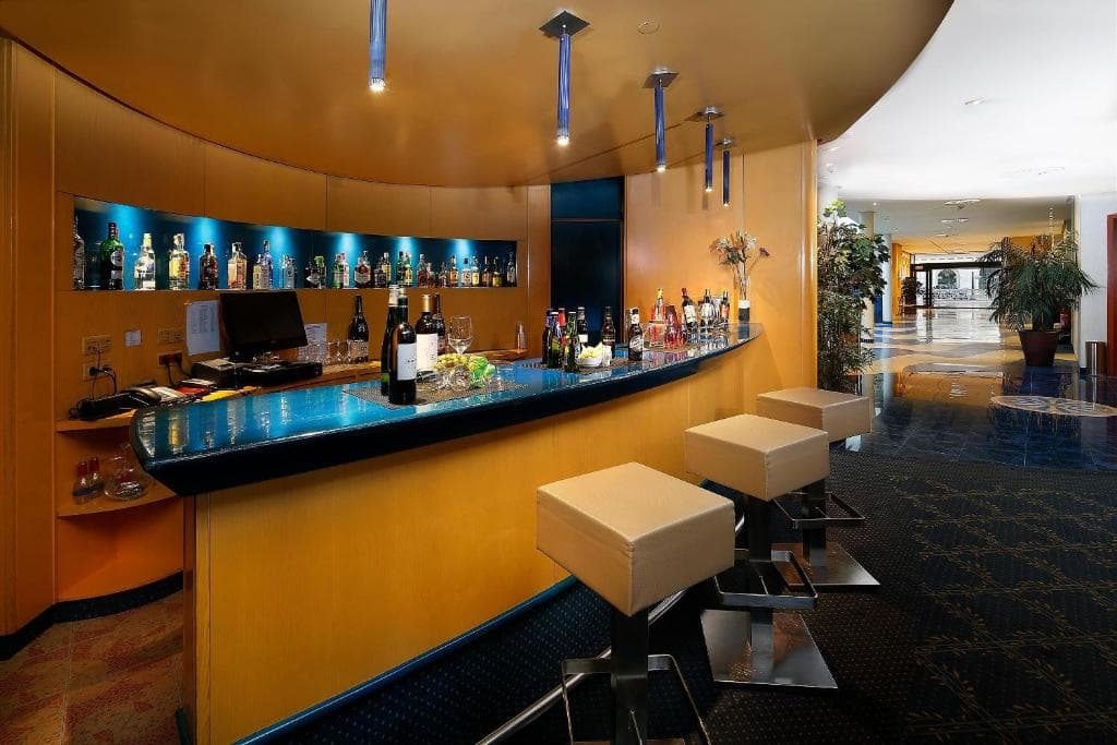 HCC Montblanc Hotel - 13