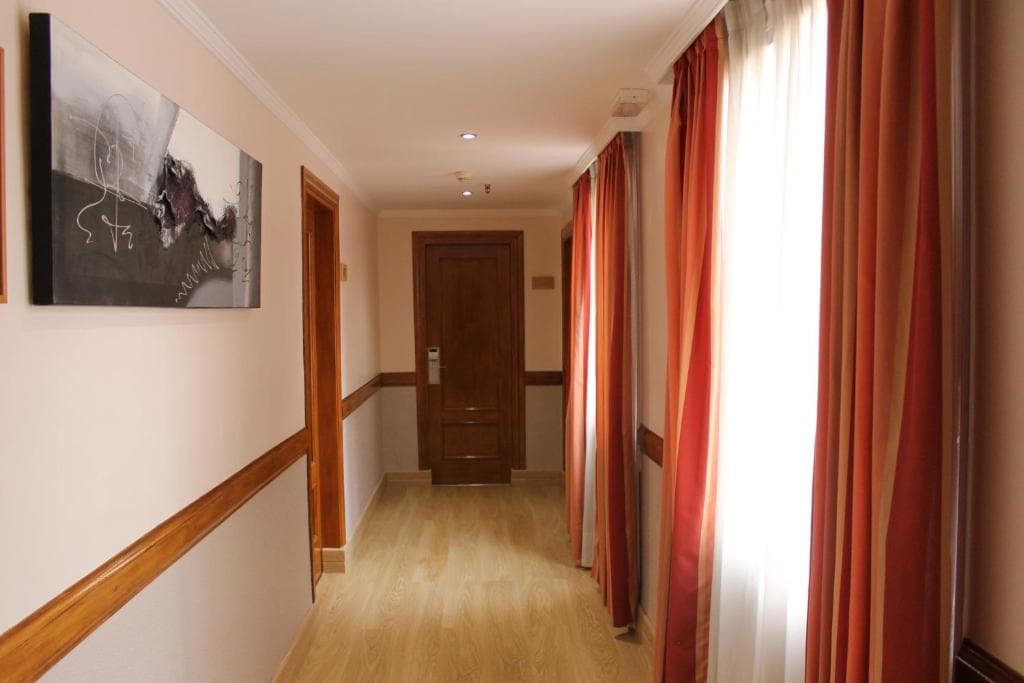 Ramblas Barcelona Hotel - 28