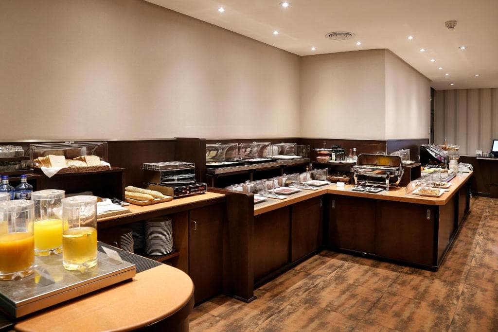 HCC St. Moritz Hotel - 13