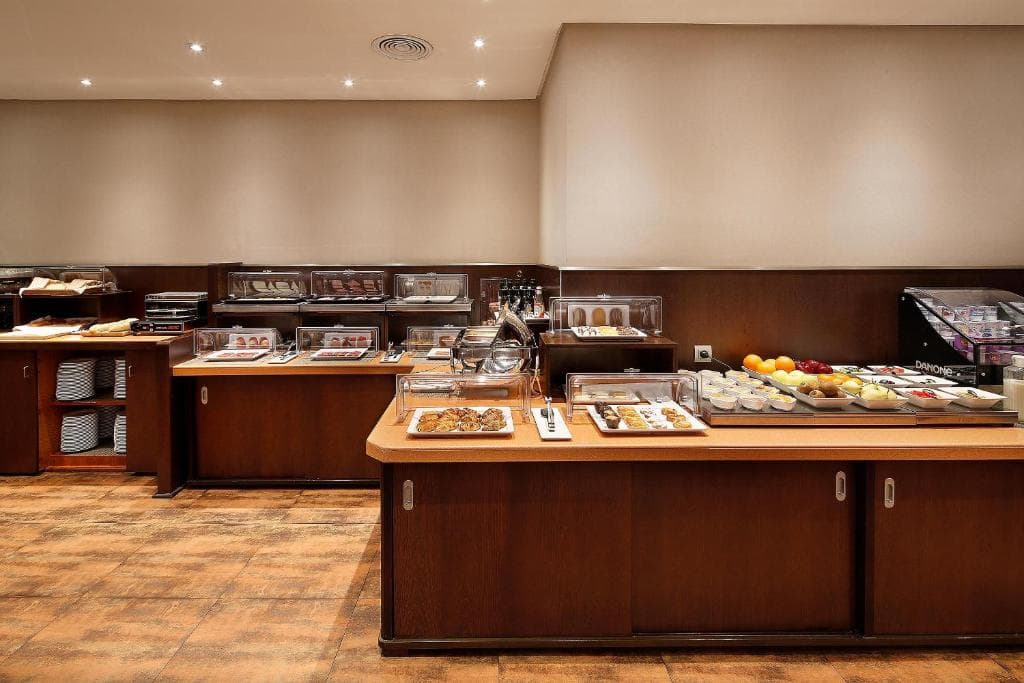 HCC St. Moritz Hotel - 14