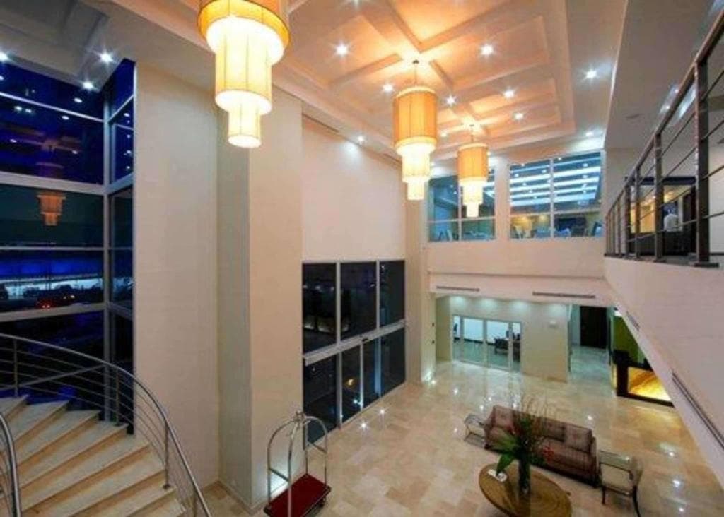 Victoria Hotel & Suites Panama - 8