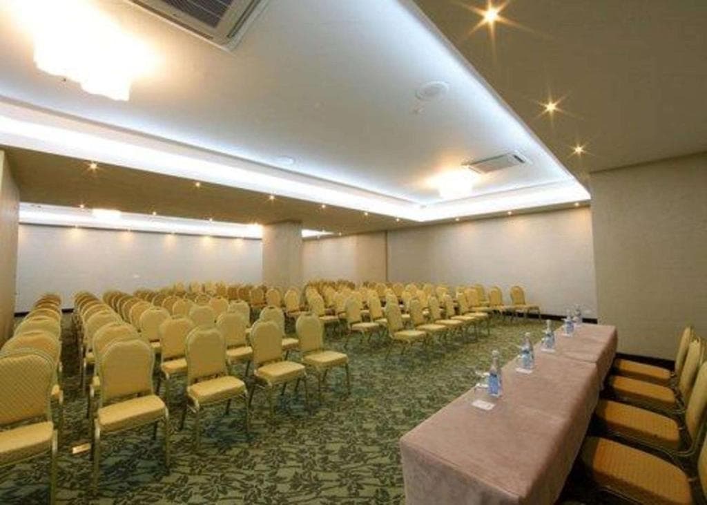 Victoria Hotel & Suites Panama - 13