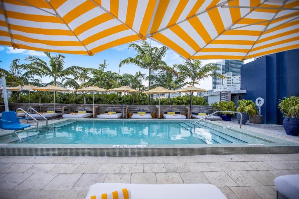 Catalina Hotel & Beach Club - 1