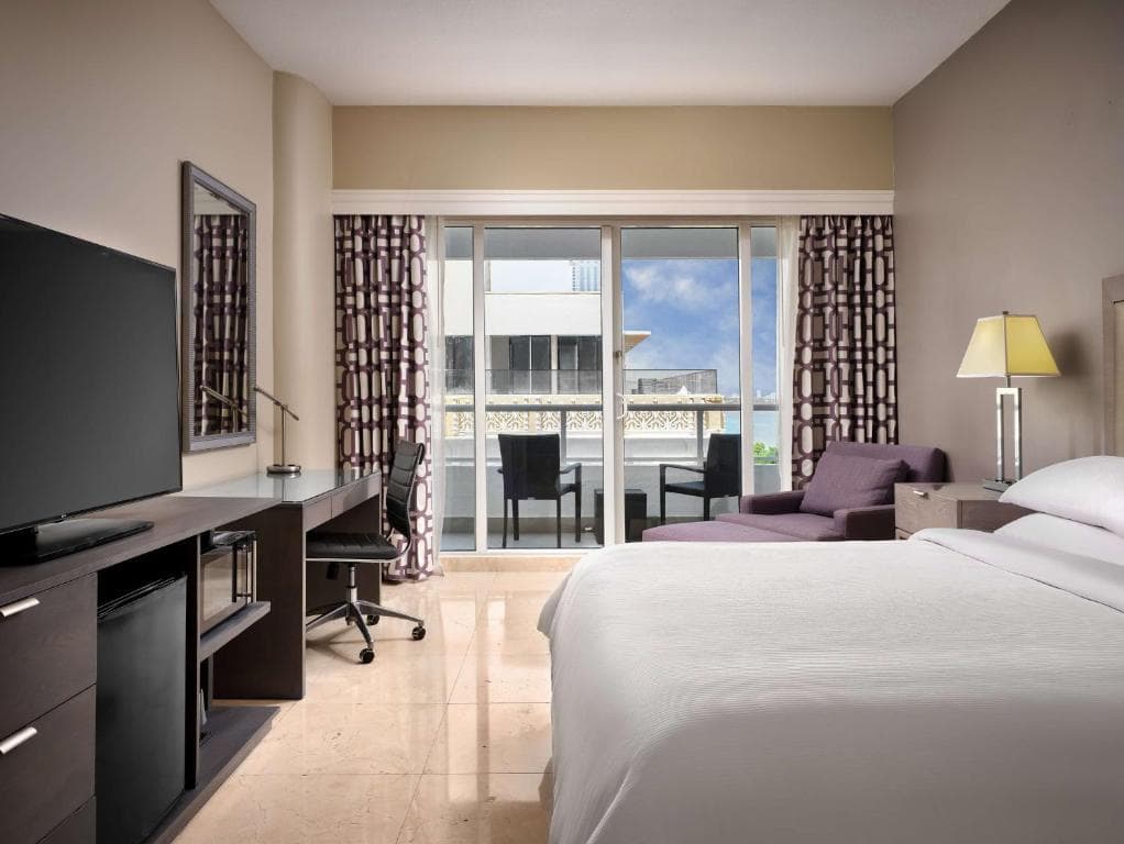 DoubleTree by Hilton Grand Hotel Biscayne Bay - 17